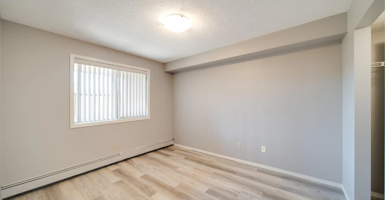 5303 25 Avenue, Edmonton, AB, T6L 7H1 - 6