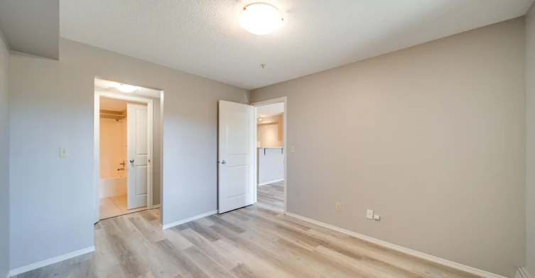 5303 25 Avenue, Edmonton, AB, T6L 7H1 - 7