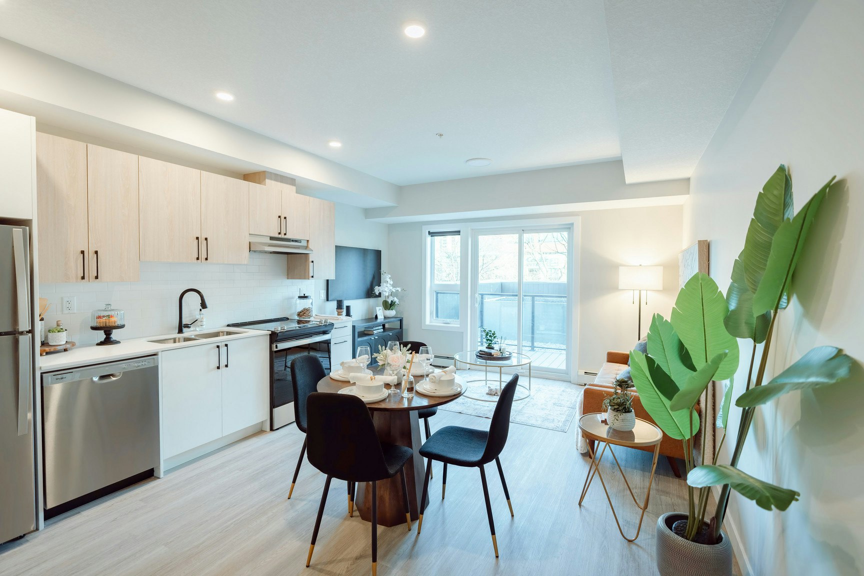 611-825 17 Avenue, Calgary, AB, T2R 1K3 - 2