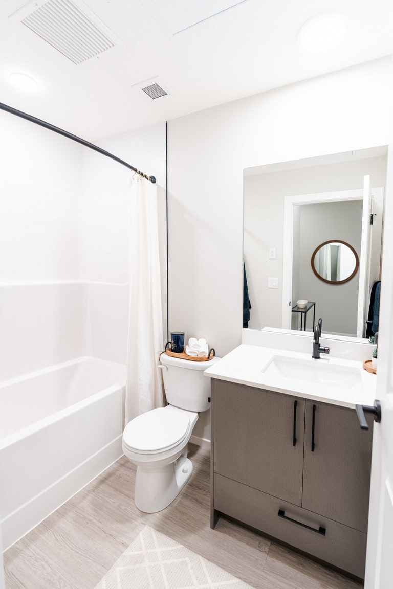 611-825 17 Avenue, Calgary, AB, T2R 1K3 - 8