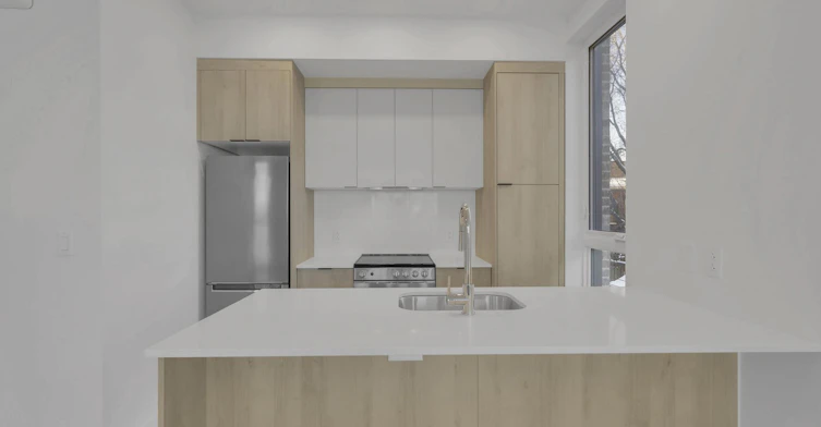6045 De Maisonneuve Boulevard Ouest, Montréal, QC, H4A 0B5 - 2