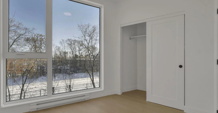 6045 De Maisonneuve Boulevard Ouest, Montréal, QC, H4A 0B5 - 4