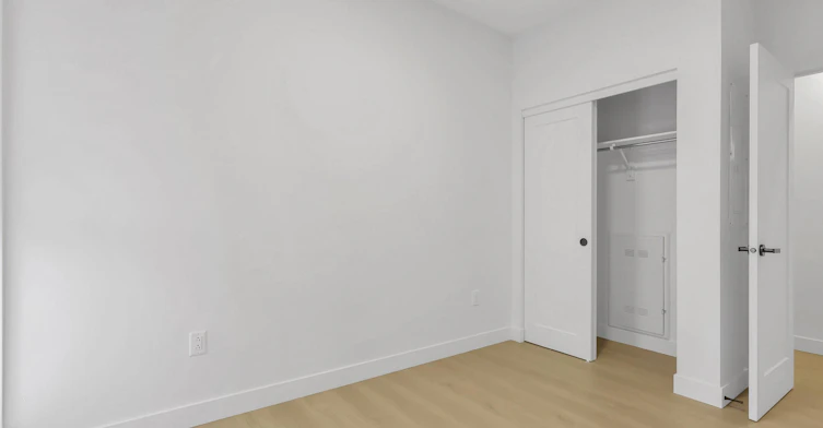 6045 De Maisonneuve Boulevard Ouest, Montréal, QC, H4A 0B5 - 7