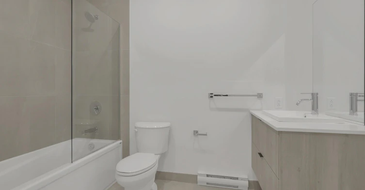 6045 De Maisonneuve Boulevard Ouest, Montréal, QC, H4A 0B5 - 5