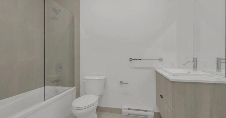 6045 De Maisonneuve Boulevard Ouest, Montréal, QC, H4A 0B5 - 5