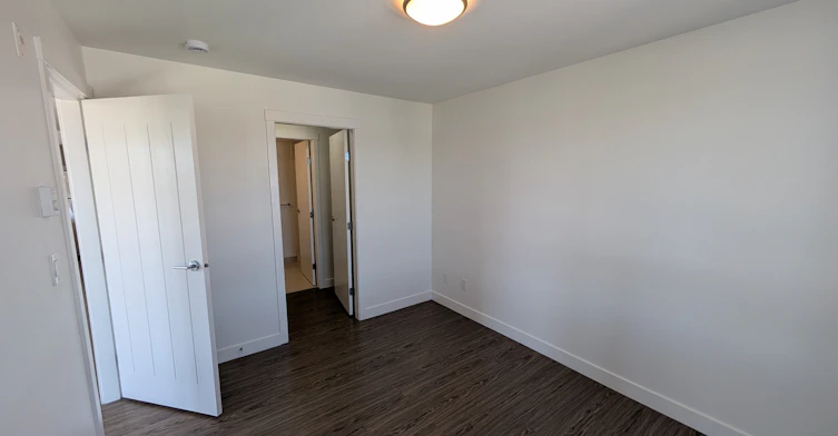 320-5738 175 Street, Surrey, BC, V3S 4T7 - 8