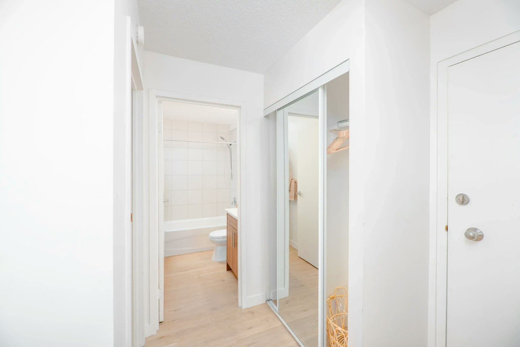 0429-2719 17 Avenue SW, Calgary, AB, T3E 6K5 - 9