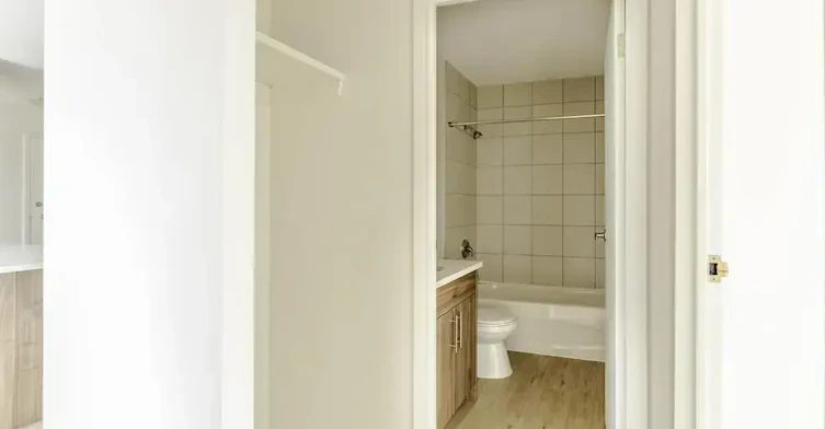 0429-2719 17 Avenue SW, Calgary, AB, T3E 6K5 - 40