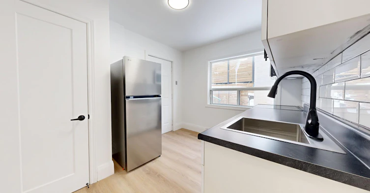 1252 Davenport Road, Toronto, ON, M6H 2G9 - 3