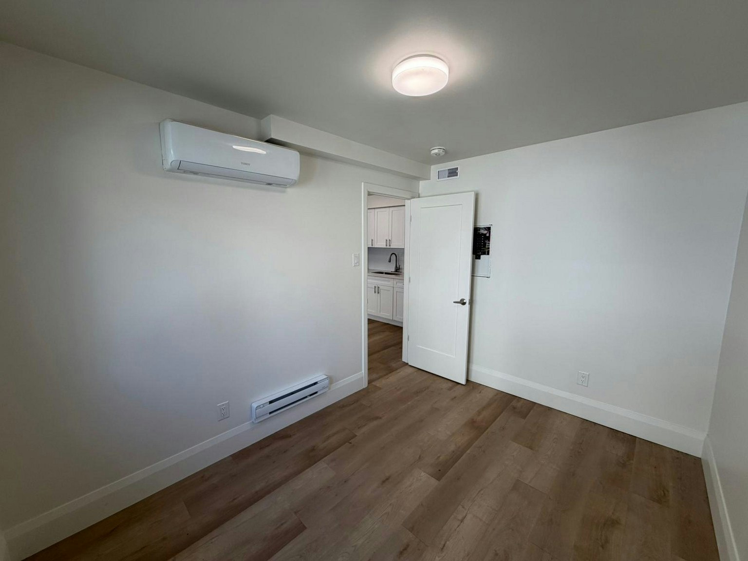 1252 Davenport Road, Toronto, ON, M6H 2G9 - 5