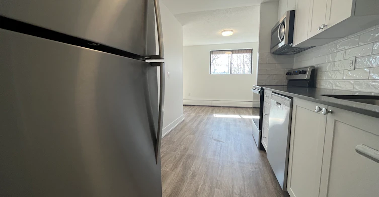 215-110-139 Christopher Drive, Cambridge, ON, N1R 6V9 - 3