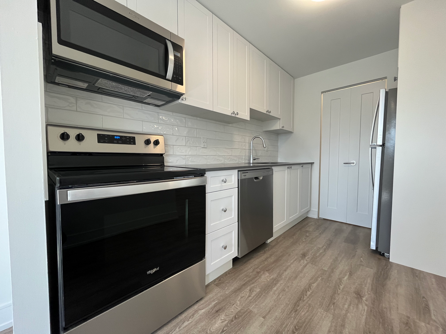 215-110-139 Christopher Drive, Cambridge, ON, N1R 6V9 - 2