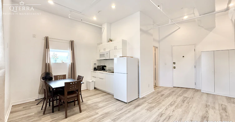 305-75 Kensington Avenue, Toronto, ON, M5T 2K2