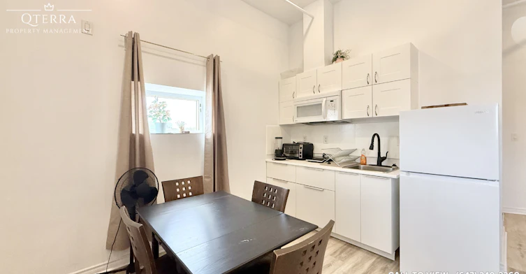 305-75 Kensington Avenue, Toronto, ON, M5T 2K2 - 2