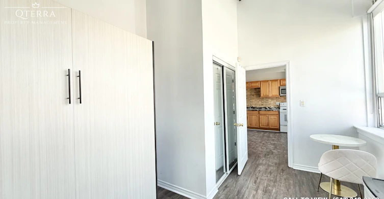203-75 Kensington Avenue, Toronto, ON, M5T 2K2 - 4