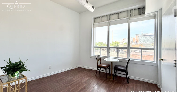 302-75 Kensington Avenue, Toronto, ON, M5T 2K2