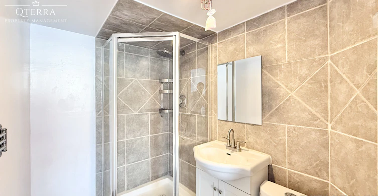 204-75 Kensington Avenue, Toronto, ON, M5T 1L9 - 5