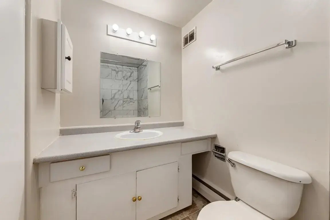 101-3920 50 Avenue, Red Deer, AB, T4N 3Z1 - 8