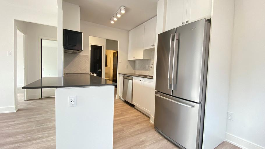 0906-66 Spadina Road, Toronto, ON, M5R 2T4