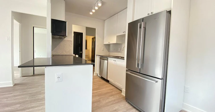 0906-66 Spadina Road, Toronto, ON, M5R 2T4