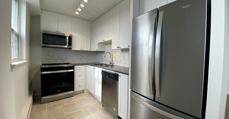 0906-66 Spadina Road, Toronto, ON, M5R 2T4 - 2