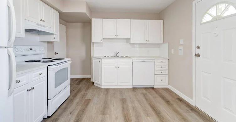 20-3-6621 96 Street Northwest, Edmonton, AB, T6E 3H1 - 8