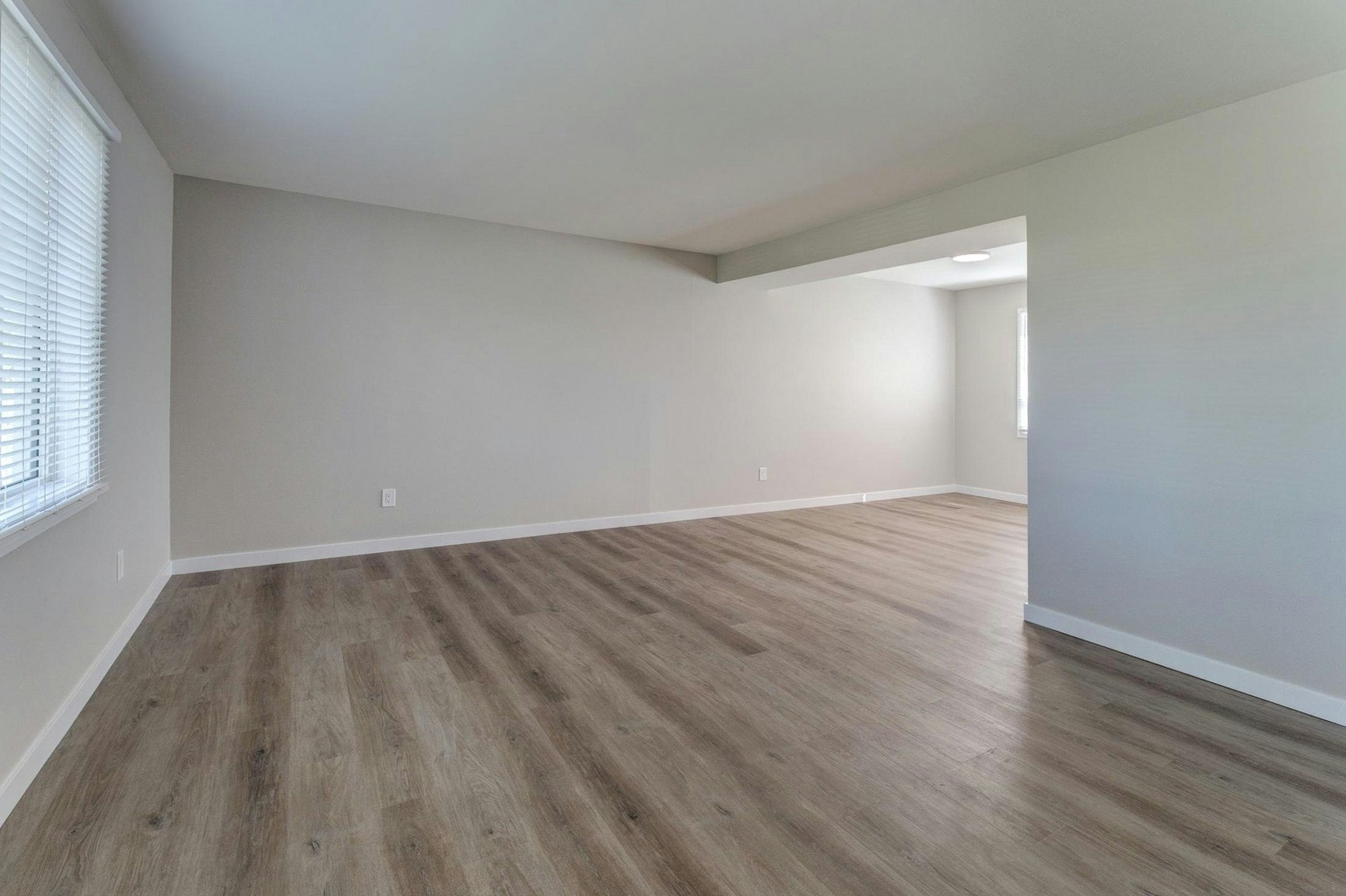 26-1-6621 96 Street Northwest, Edmonton, AB, T6E 3H1 - 4