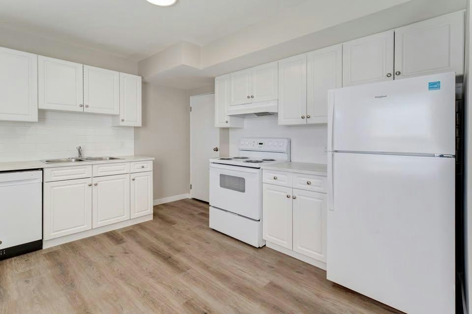 26-1-6621 96 Street Northwest, Edmonton, AB, T6E 3H1 - 7