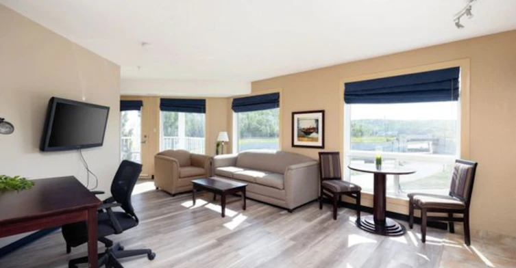 10300 Franklin Avenue, Fort Mcmurray, AB, T9H 0A5 - 3