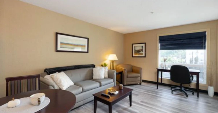 10300 Franklin Avenue, Fort Mcmurray, AB, T9H 0A5 - 2