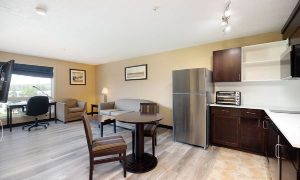 10300 Franklin Avenue, Fort Mcmurray, AB, T9H 0A5 - 12
