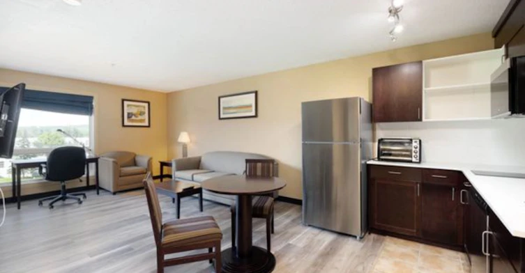 10300 Franklin Avenue, Fort Mcmurray, AB, T9H 0A5 - 12