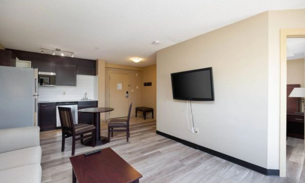 10300 Franklin Avenue, Fort Mcmurray, AB, T9H 0A5 - 4