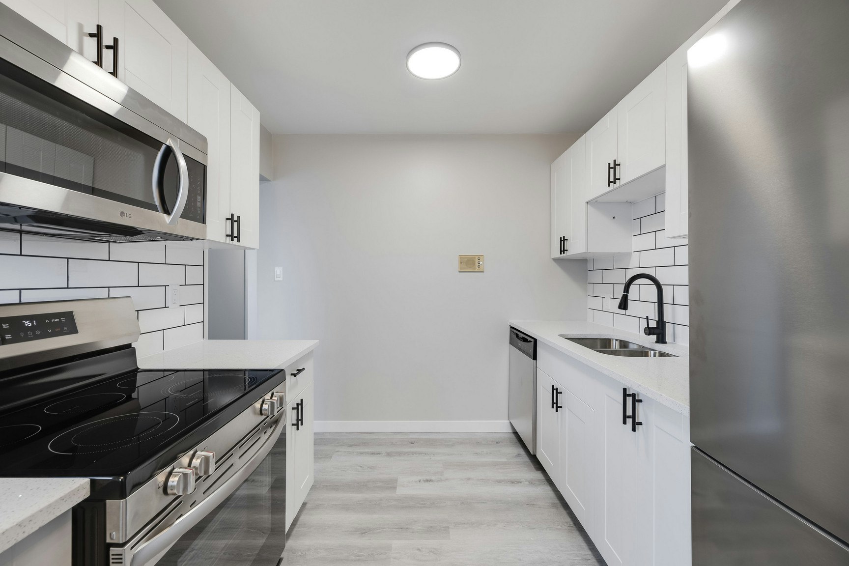 11935 102 Street Northwest, Edmonton, AB, T5G 2G5 - 6