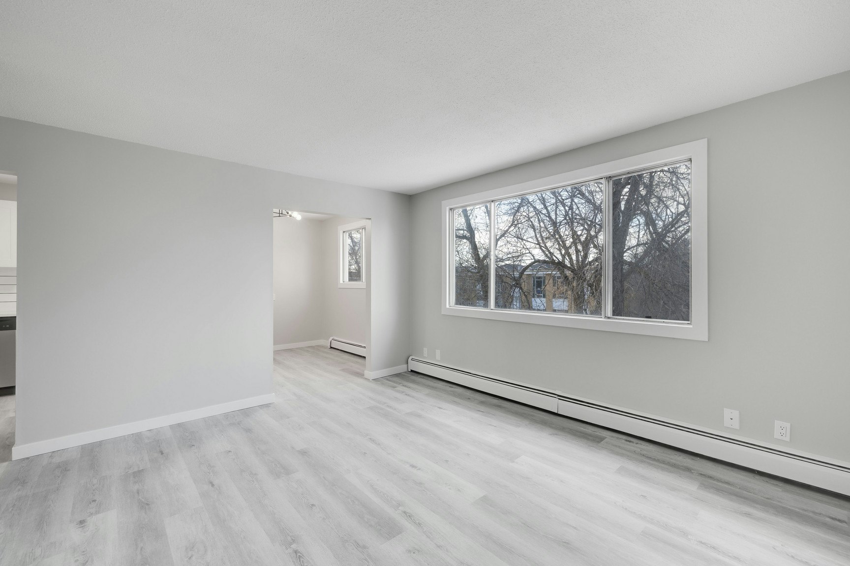 11935 102 Street Northwest, Edmonton, AB, T5G 2G5 - 9