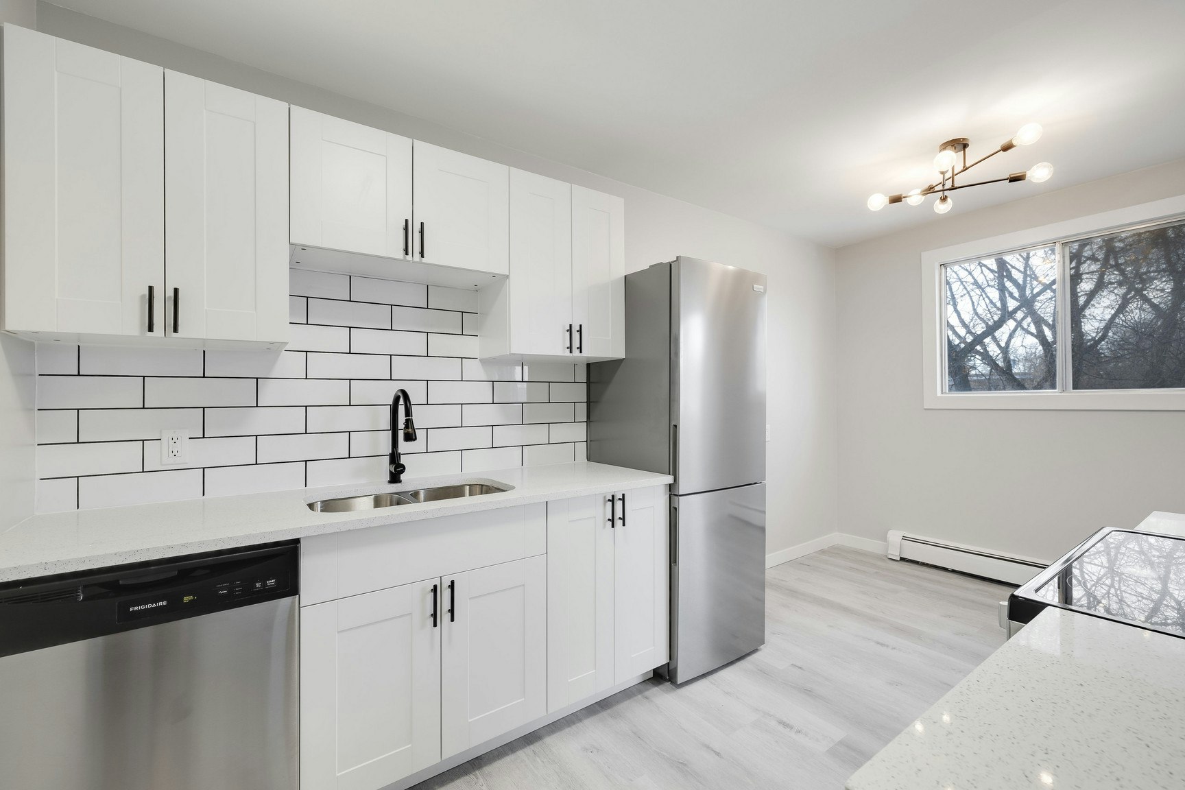 11935 102 Street Northwest, Edmonton, AB, T5G 2G5 - 7