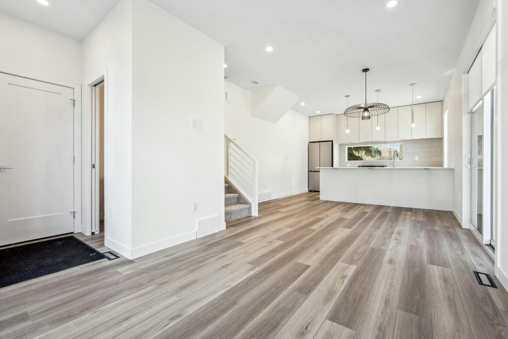 7132 93 Street Northwest, Edmonton, AB, T6E 3B9 - 4
