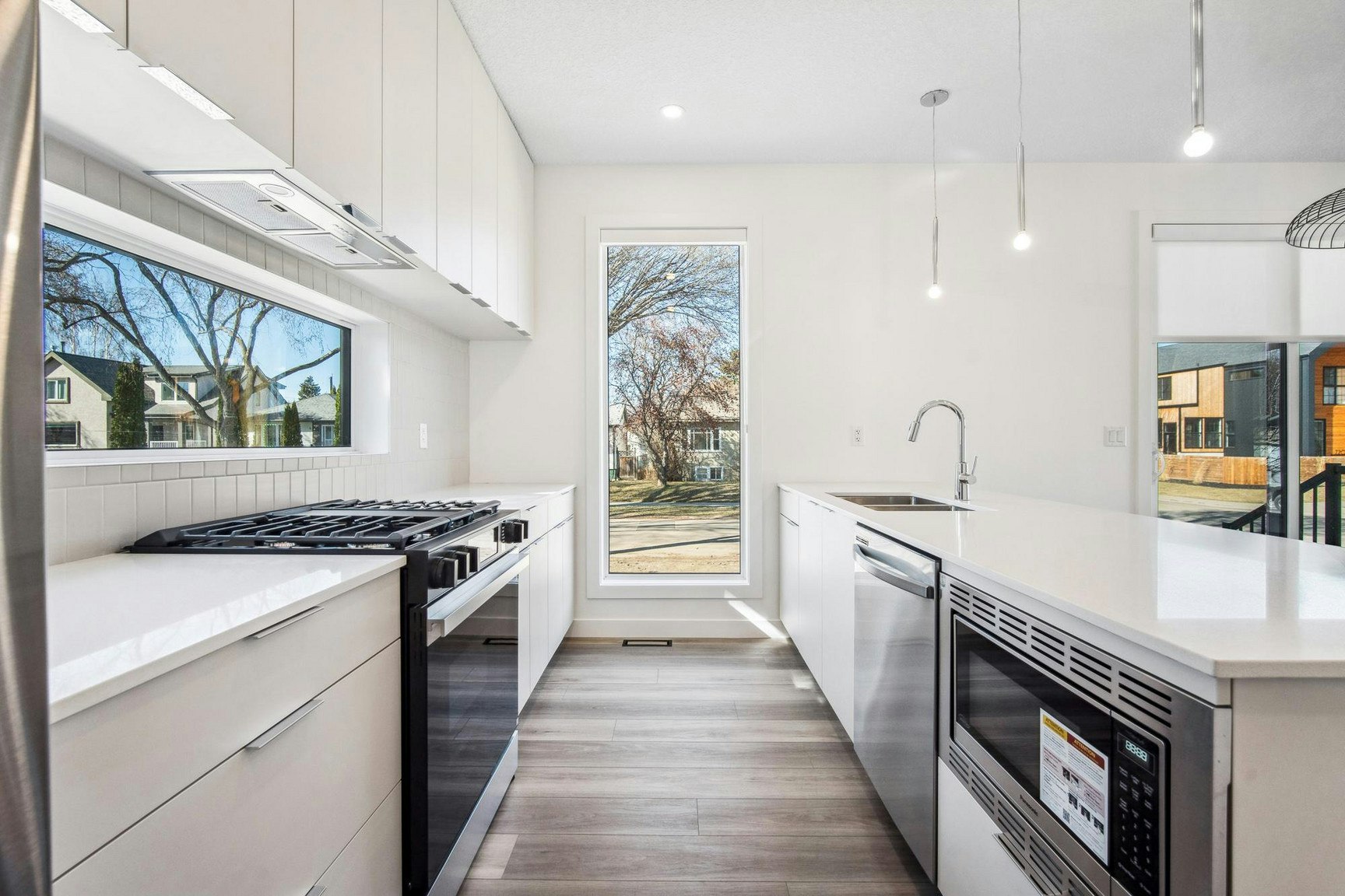 7132 93 Street Northwest, Edmonton, AB, T6E 3B9 - 5
