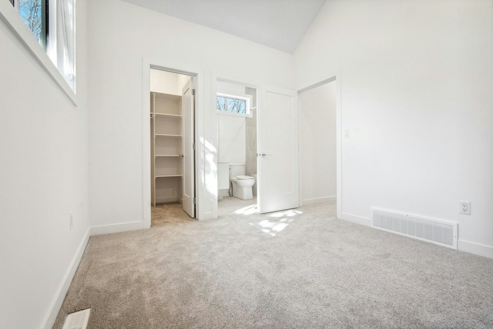 7132 93 Street Northwest, Edmonton, AB, T6E 3B9 - 10