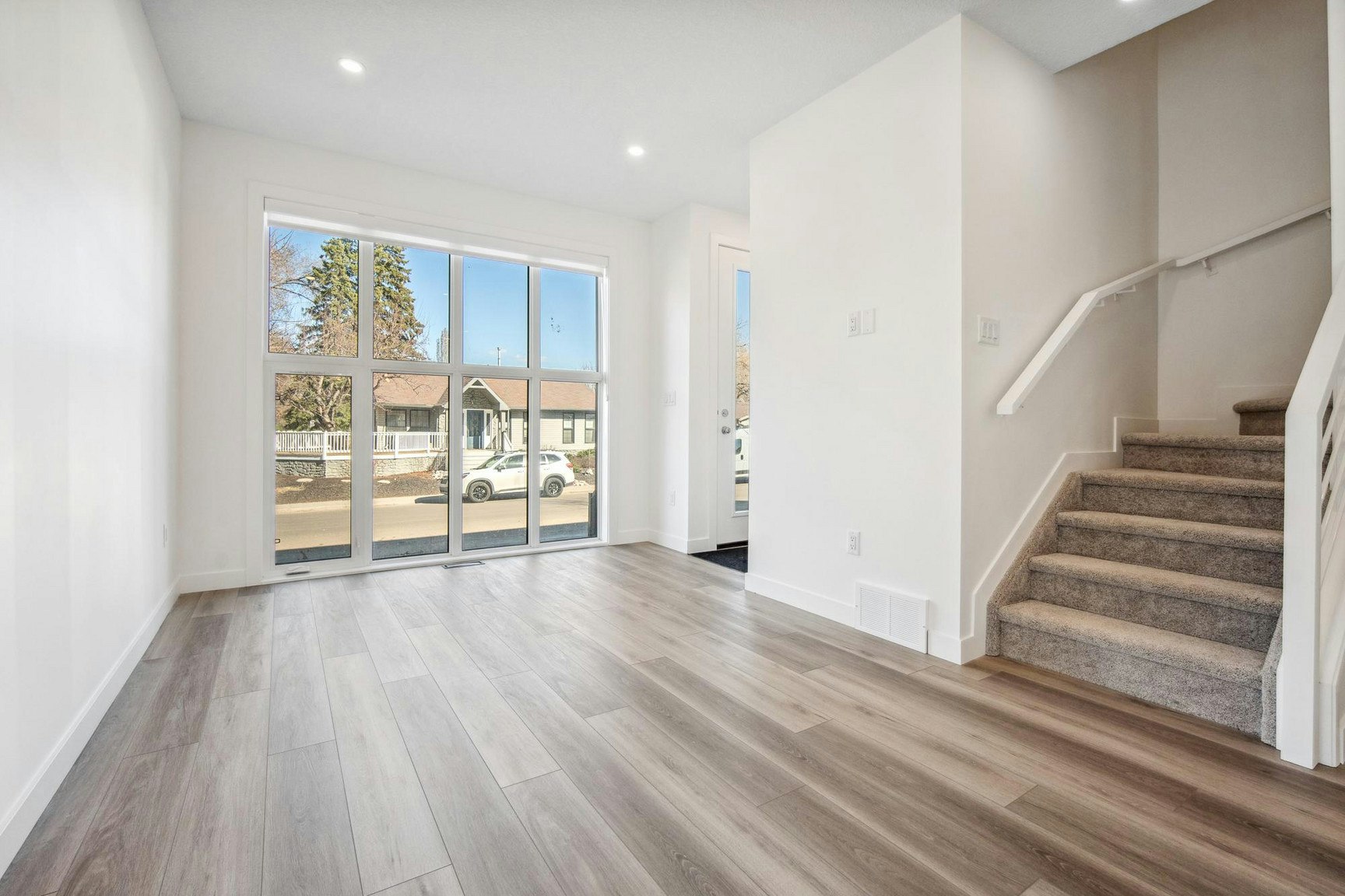 7132 93 Street Northwest, Edmonton, AB, T6E 3B9 - 7