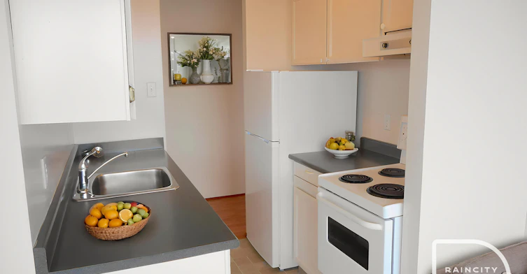 2409-1150 Jervis Street, Vancouver, BC, V6E 2C8 - 3