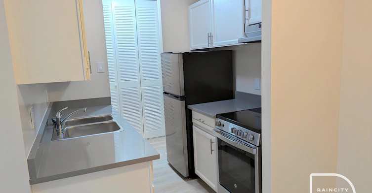 2207-1150 Jervis Street, Vancouver, BC, V6E 2C8 - 7