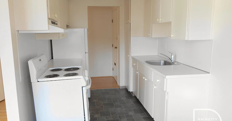 109-1550 Duchess Avenue, West Vancouver, BC, V7V 1P5 - 6