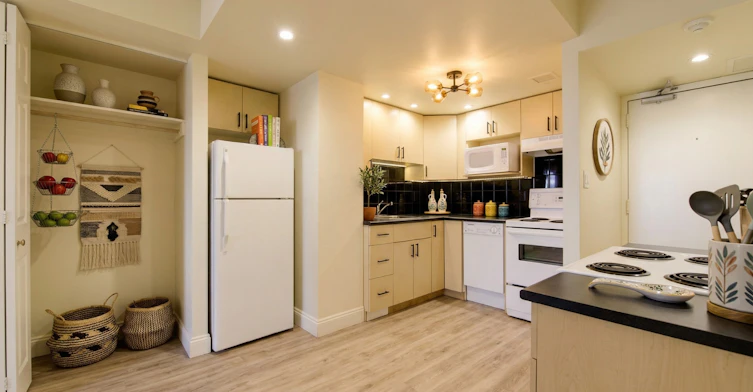 33 Hargrave Street, Winnipeg, MB, R3C 3T9 - 3