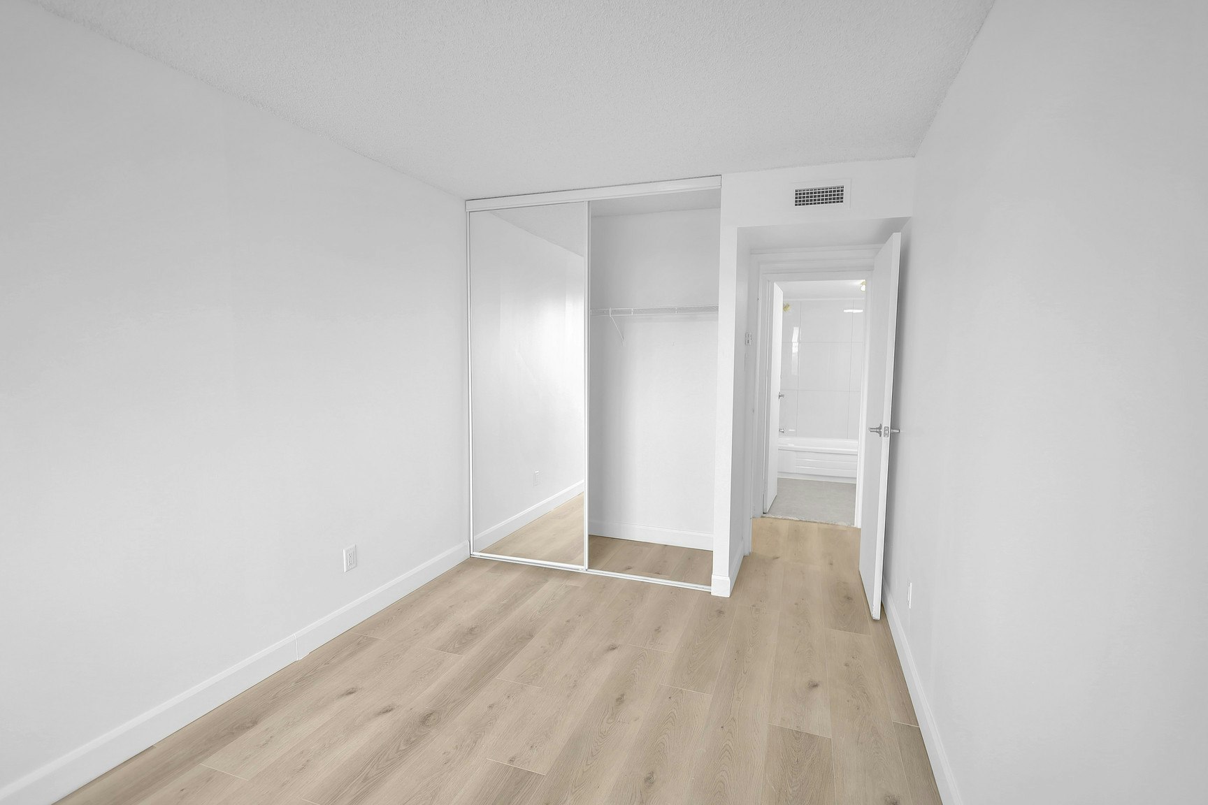 704-2555 Modugno Rue, Montréal, QC, H4R 2L5 - 3