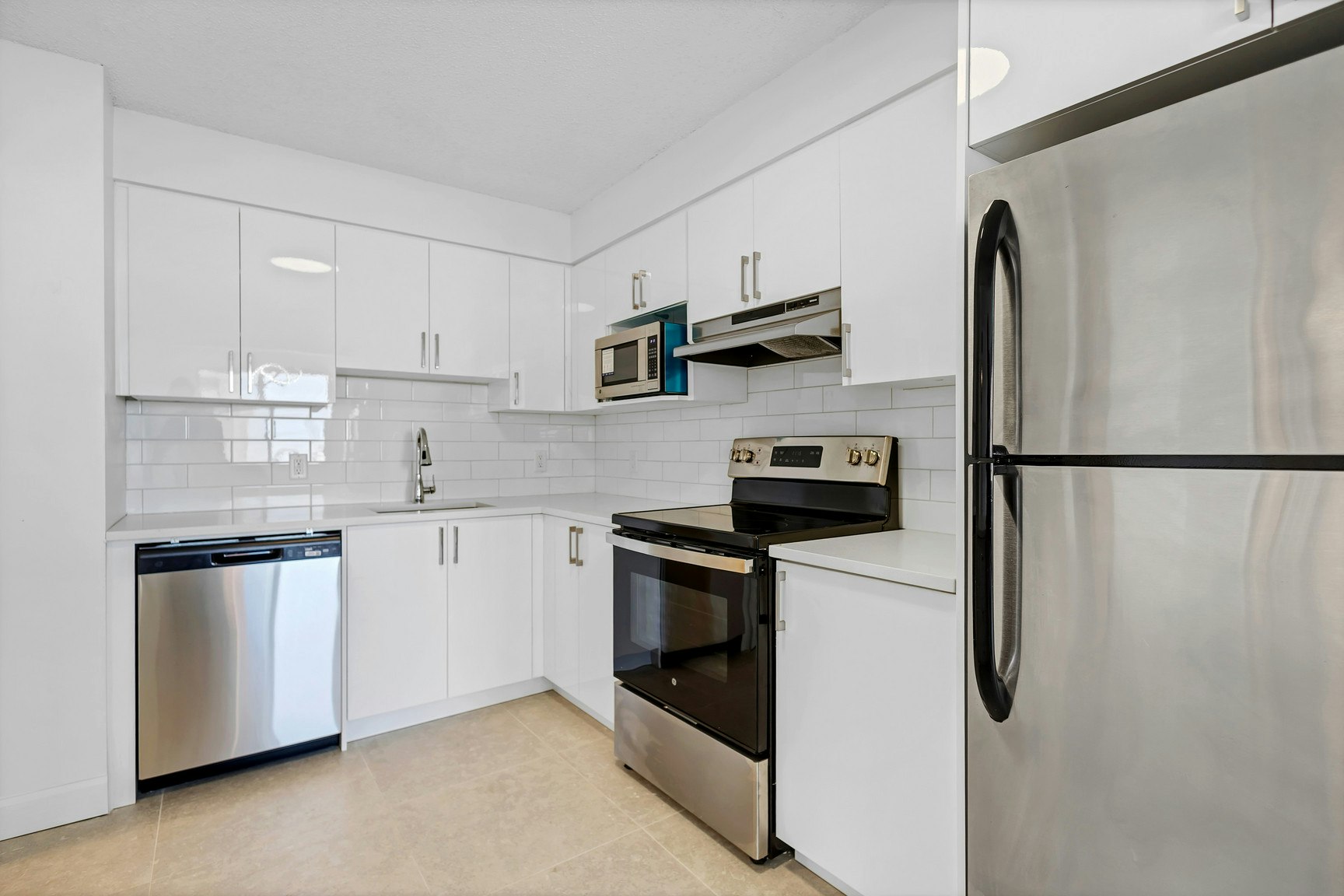 403-2555 Modugno Rue, Montréal, QC, H4R 2L5 - 2