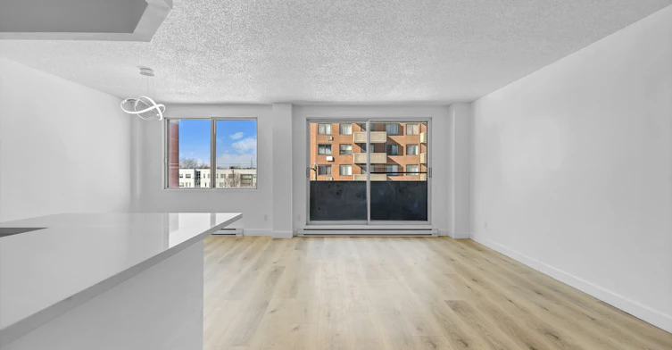 403-2555 Modugno Rue, Montréal, QC, H4R 2L5