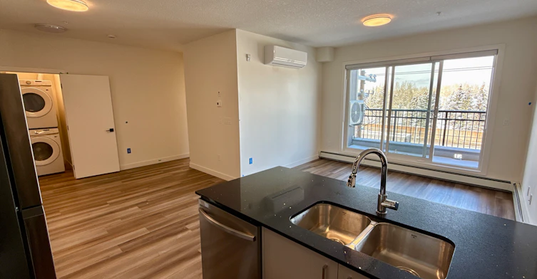 101-1400 27 Street Southwest, Calgary, AB, T3C 3Z2 - 98