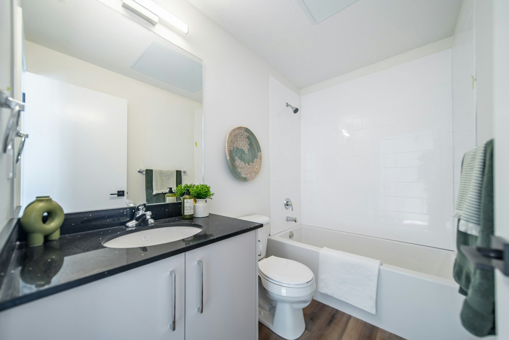 101-1400 27 Street Southwest, Calgary, AB, T3C 3Z2 - 24