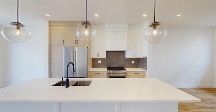 3555 21 Avenue Southwest, Calgary, AB, T3E 2X8 - 3